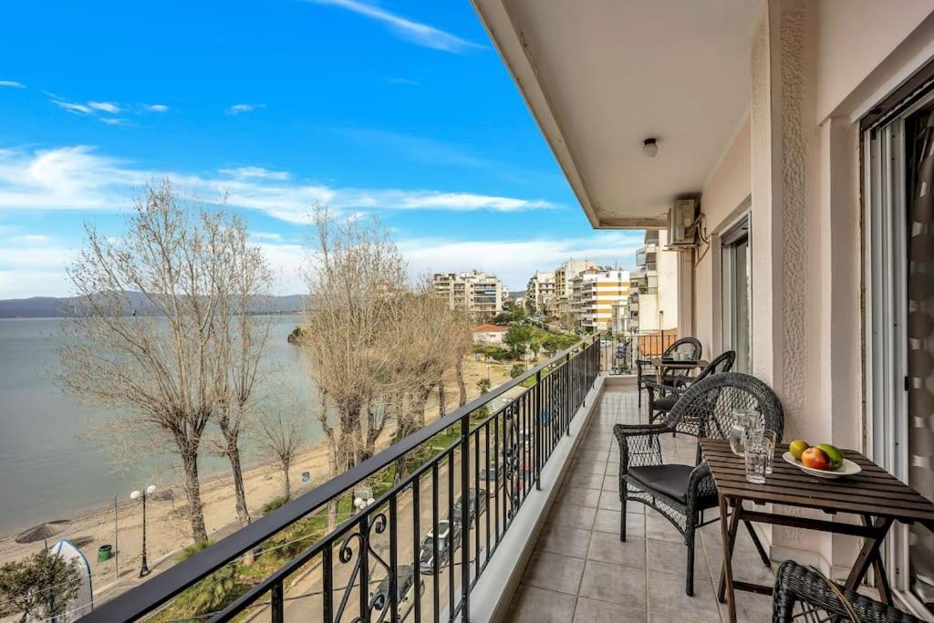 Bright Central Apartment With Splendid Sea View! Chalkida Exterior photo