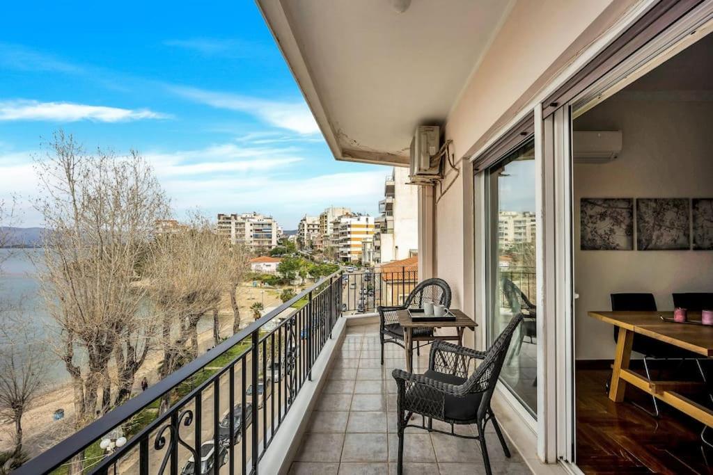 Bright Central Apartment With Splendid Sea View! Chalkida Exterior photo