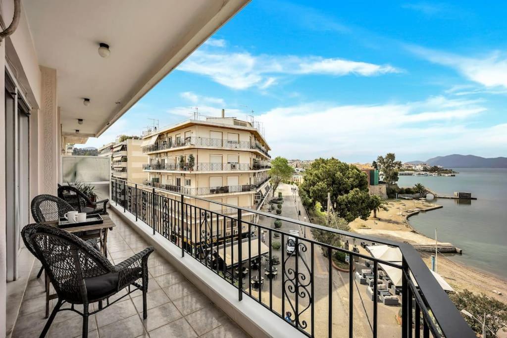 Bright Central Apartment With Splendid Sea View! Chalkida Exterior photo
