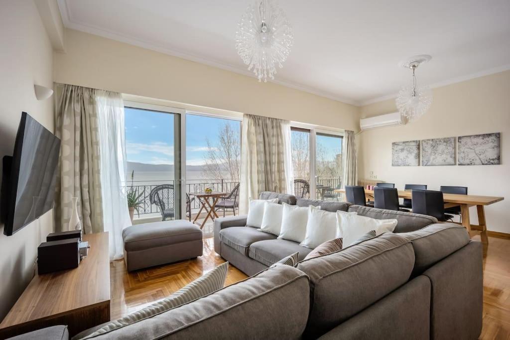 Bright Central Apartment With Splendid Sea View! Chalkida Exterior photo